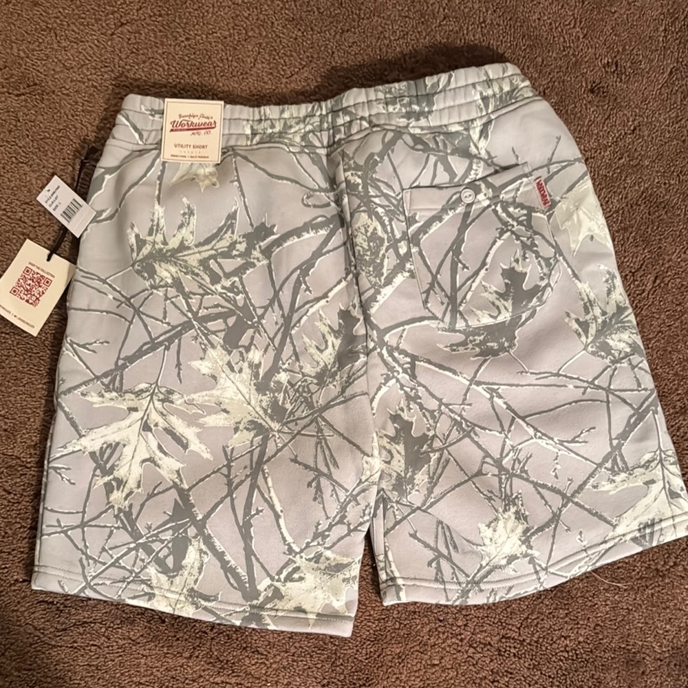 🩶NWT - Brooklyn Cloth Camo Print Drawstring Shorts🩶 - Picture 3 of 3